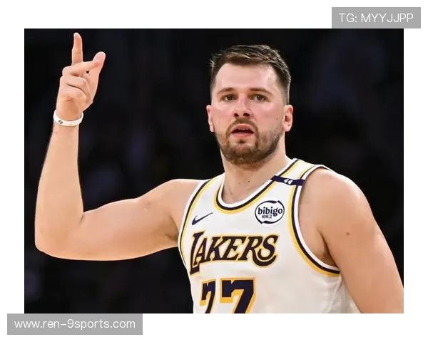 球迷怒怼哈里森：送走东契奇的决策成为昔日笑柄